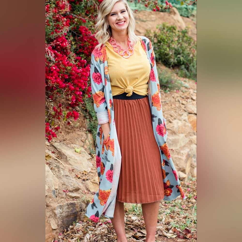 LuLaRoe Sarah Cardigan Medium - Picture 3 of 3